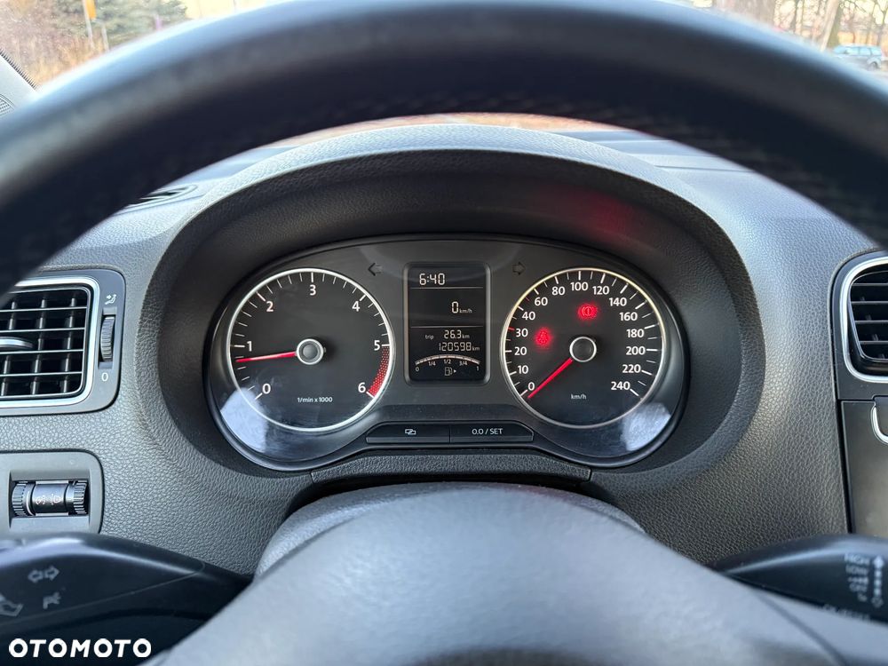 Volkswagen Polo 1.6 TDI Comfortline - 9