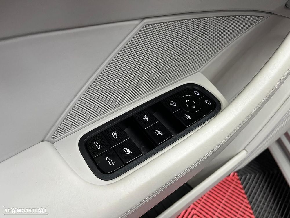 Porsche Panamera 4 S - 16