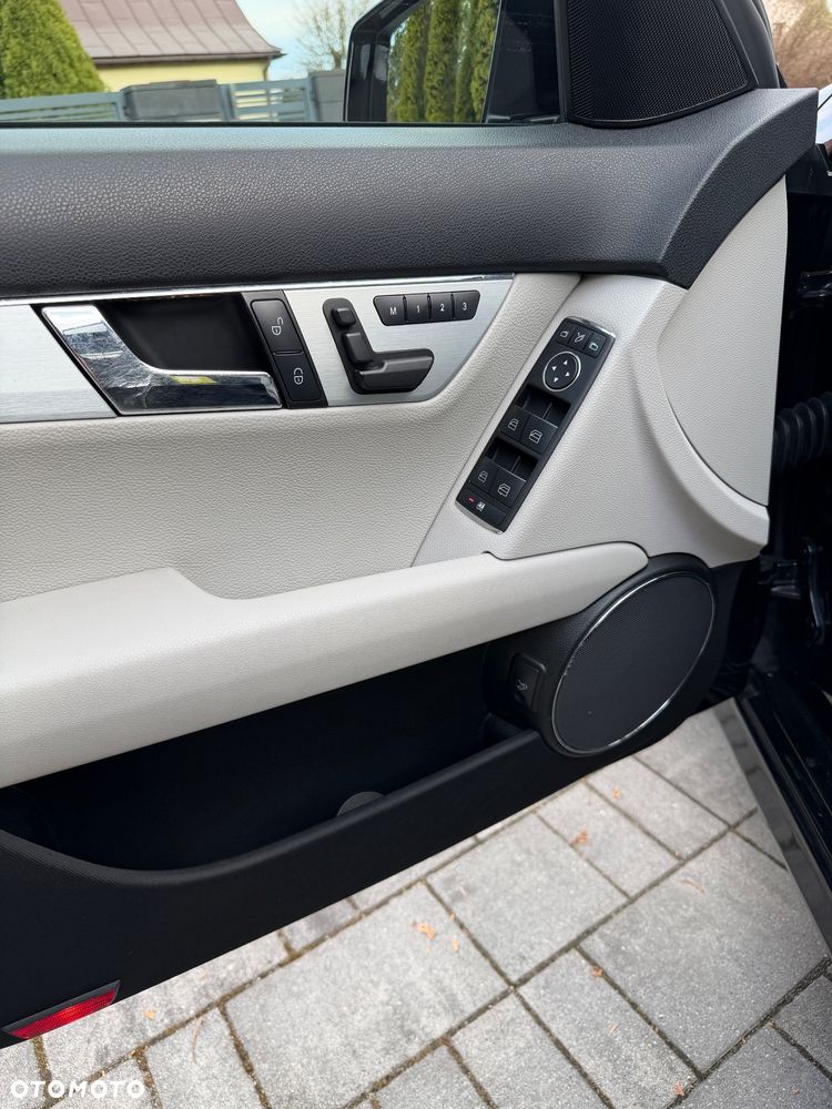 Mercedes-Benz Klasa C 280 7G-TRONIC Avantgarde - 21
