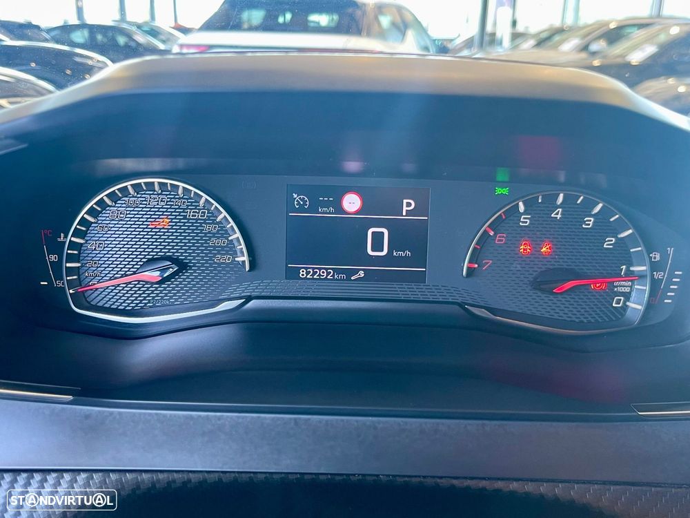 Peugeot 2008 1.2 PureTech Active Pack EAT8 - 12