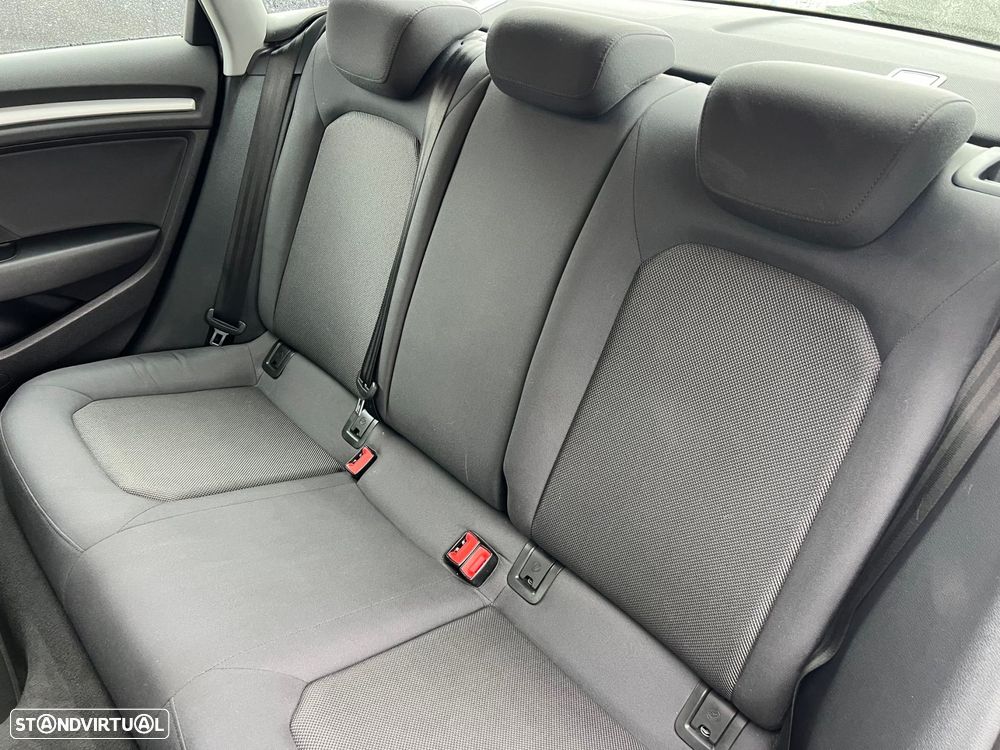 Audi A3 Limousine 30 TDI Design - 26