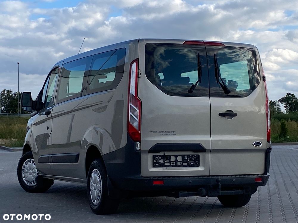 Ford Tourneo Custom - 20