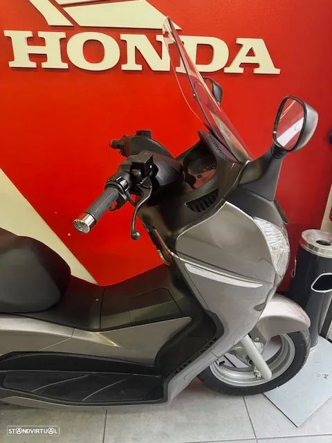 Honda SW-T S WING - 125  4 TEMPOS - 3