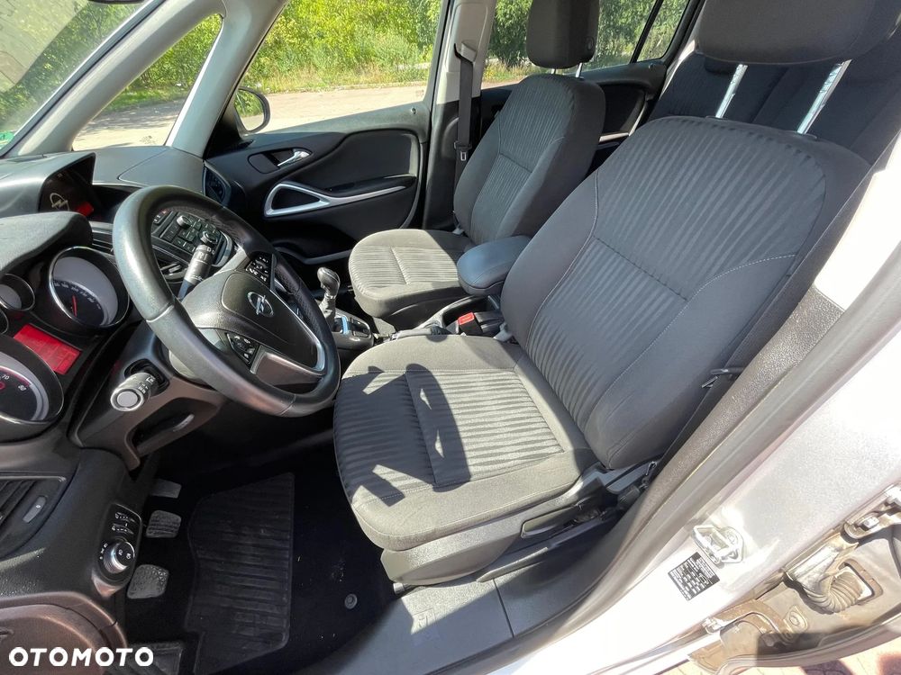 Opel Zafira Tourer 1.4 Turbo Business Edition - 10