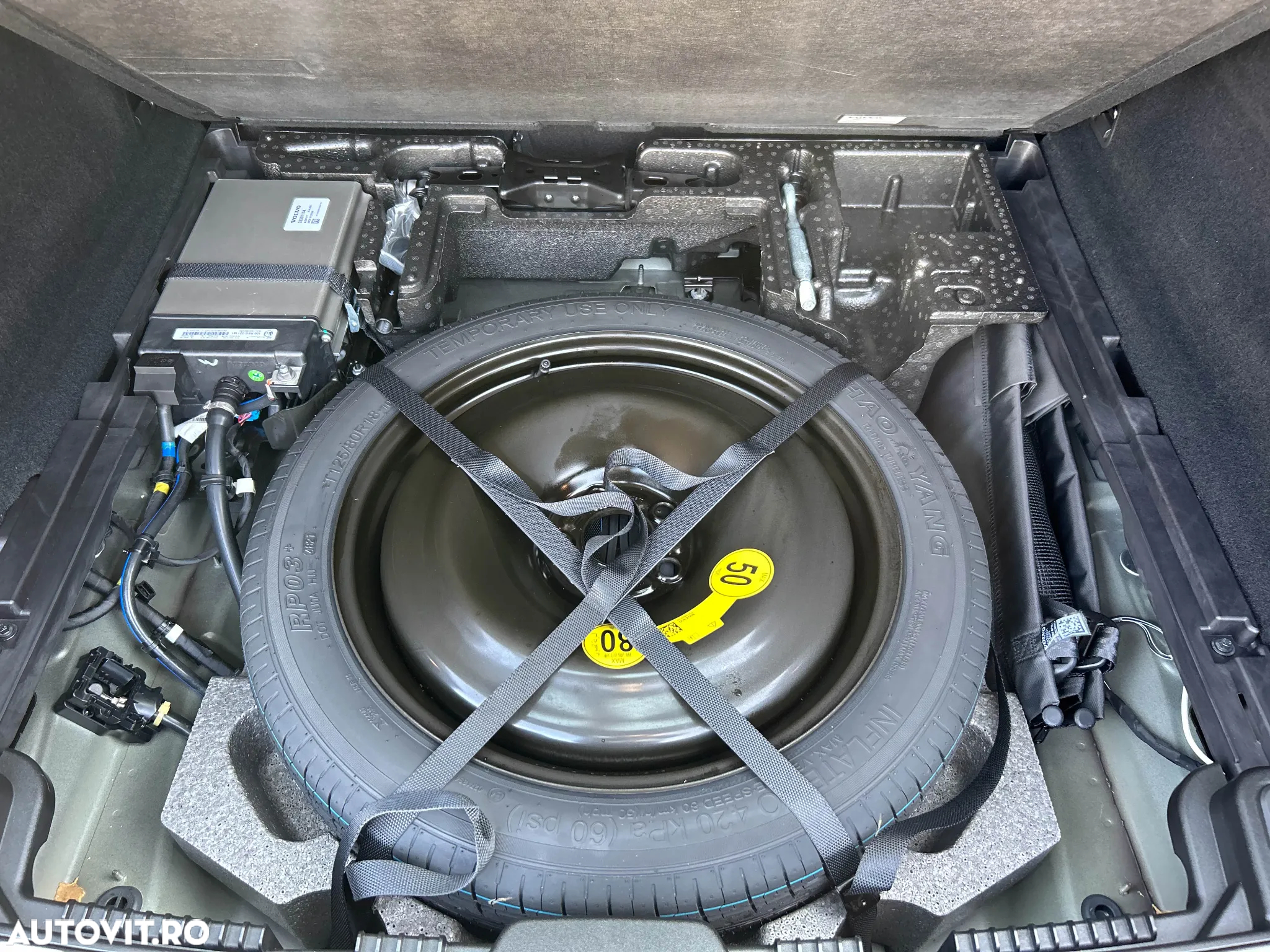 Volvo XC 60 B5 MHEV AT8 AWD Momentum Pro - 13