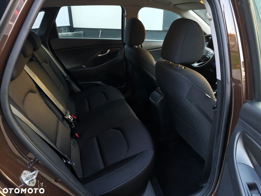 Hyundai i30 1.4 T-GDI Intro Edition - 17