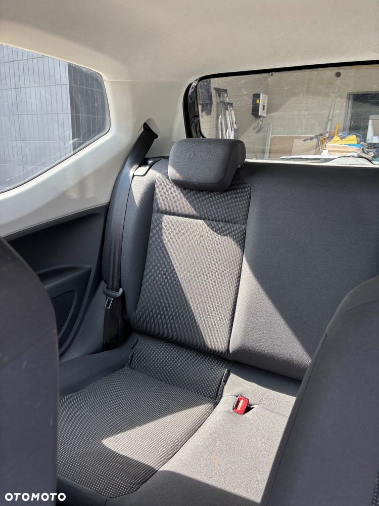 Volkswagen up! move - 5
