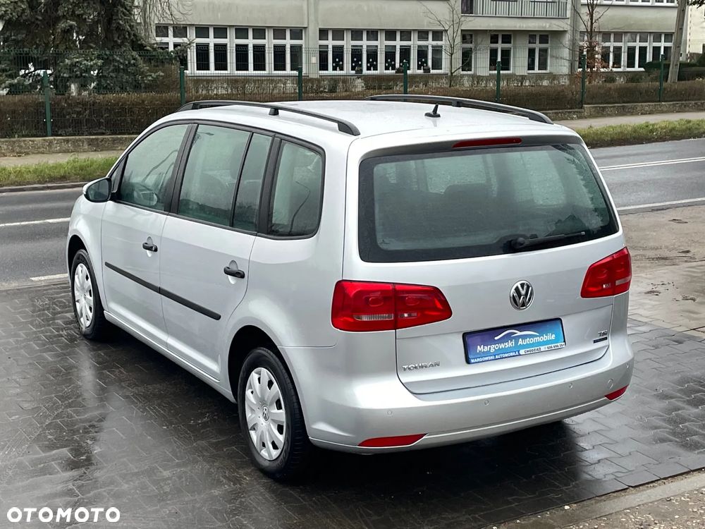 Volkswagen Touran - 11