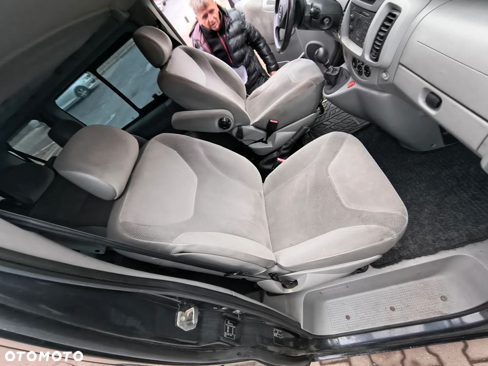 Opel Vivaro Tour - 4