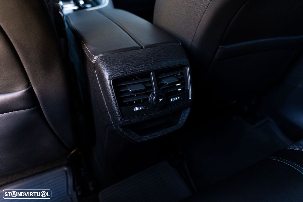 Peugeot 3008 1.6 Hybrid Allure e-EAT8 - 26