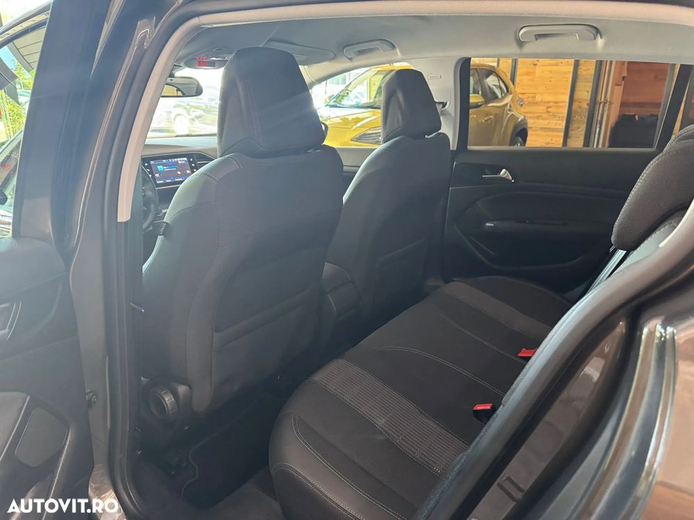 Peugeot 308 BlueHDi 130 EAT8 Allure - 10