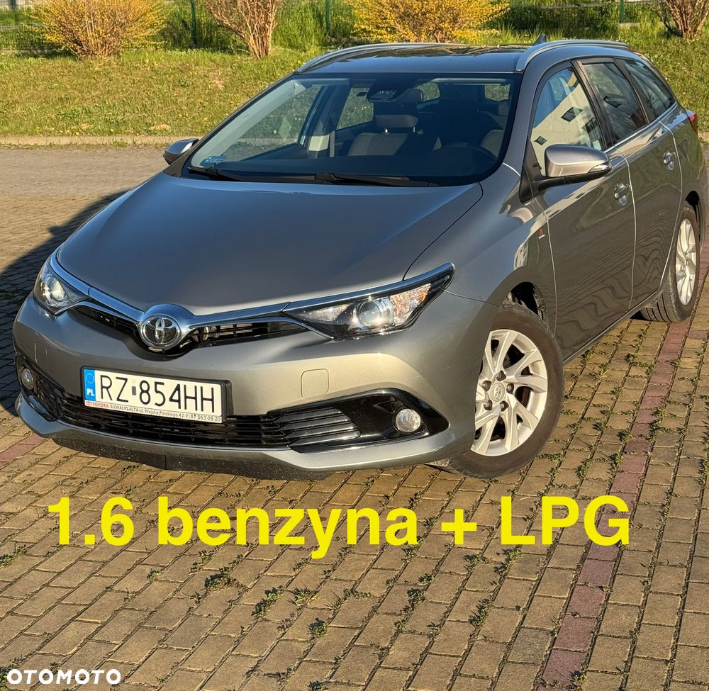 Toyota Auris 1.6 Premium - 1