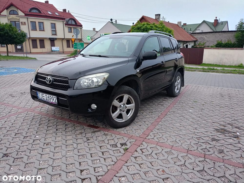 Toyota RAV4 - 1