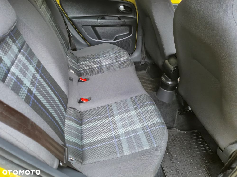 Volkswagen up! club - 30