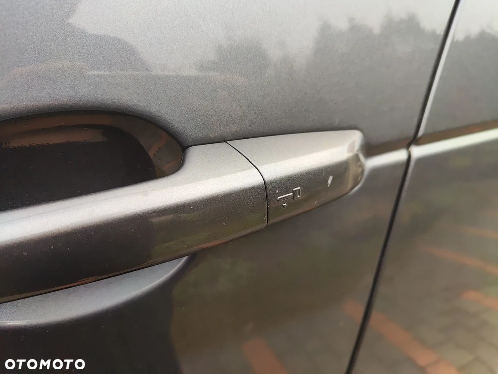 Land Rover Discovery 3.0 SDV6 SE - 31