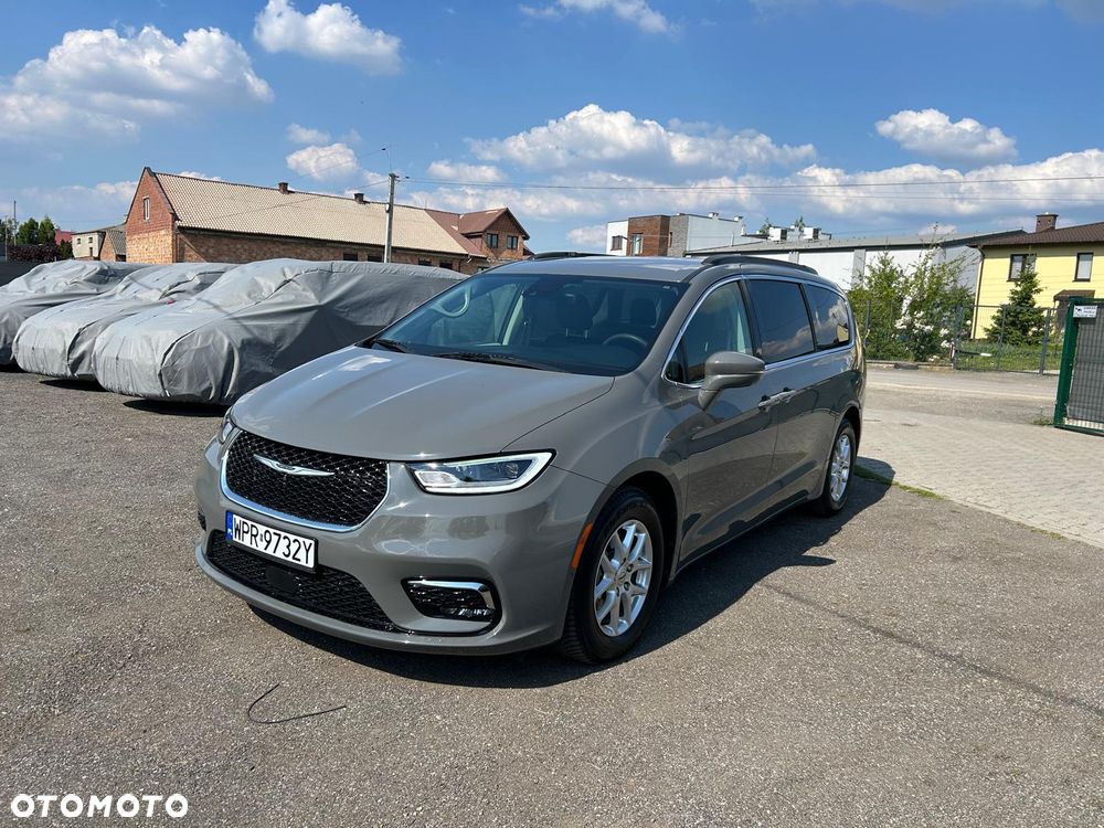 Chrysler Pacifica - 4