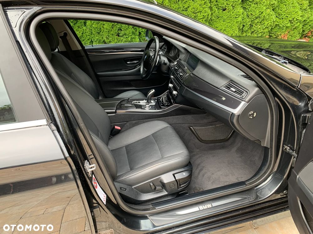 BMW Seria 5 525d - 5