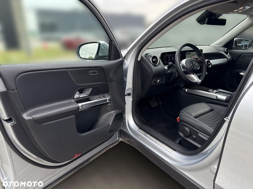 Mercedes-Benz GLB - 10