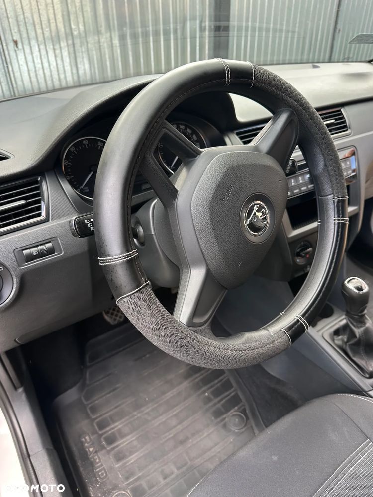 Skoda RAPID 1.2 TSI Active - 2