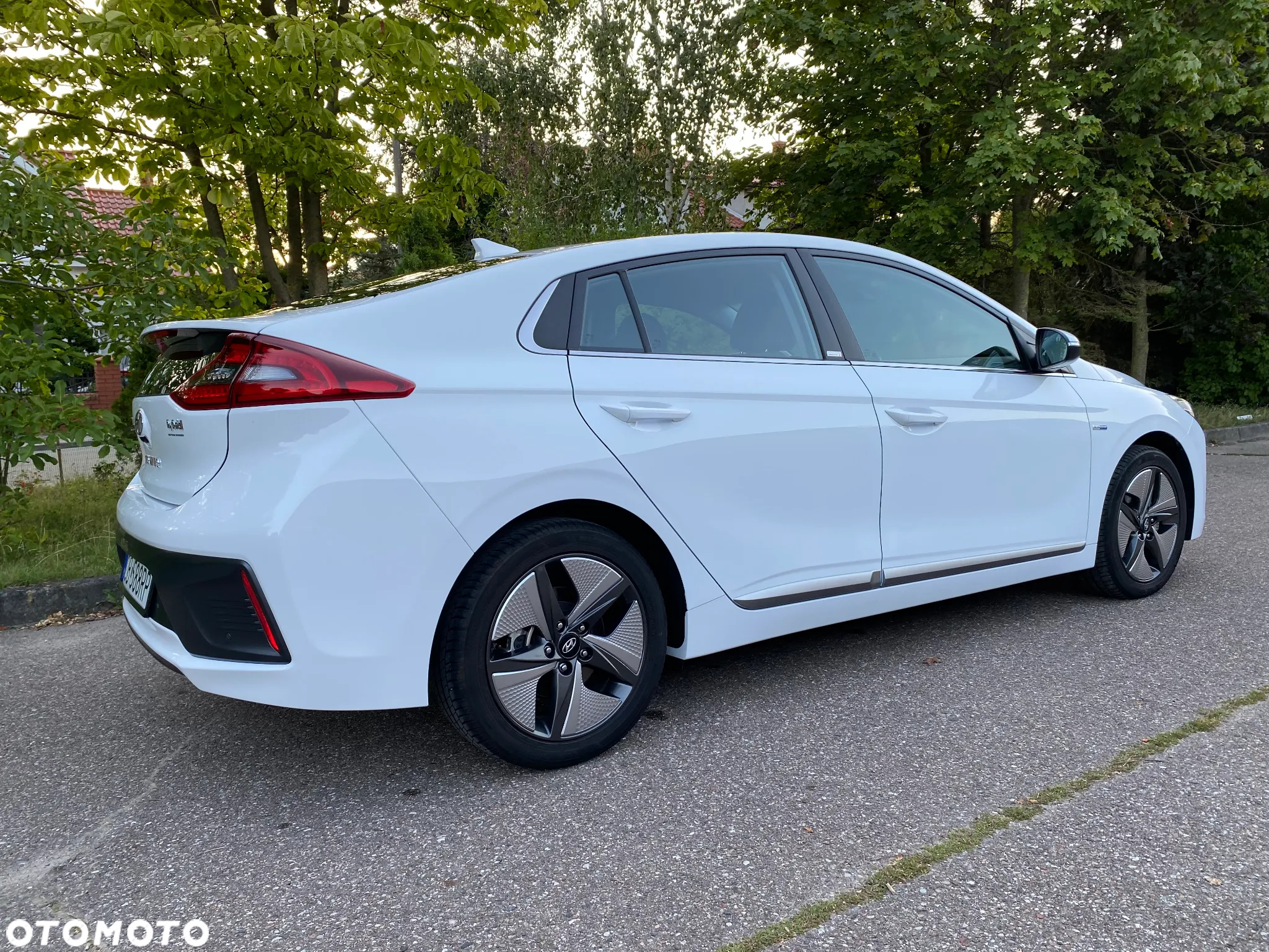 Hyundai IONIQ Hybrid 1.6 GDI - 17