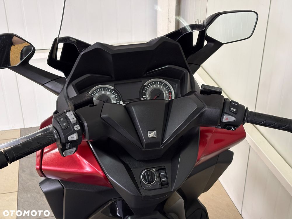 Honda NSS - 16