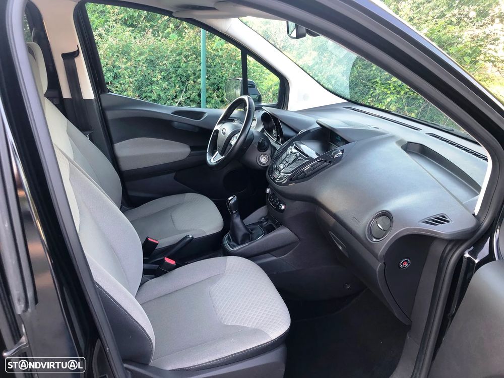 Ford Tourneo Courier 1.0 EcoBoost Titanium - 11