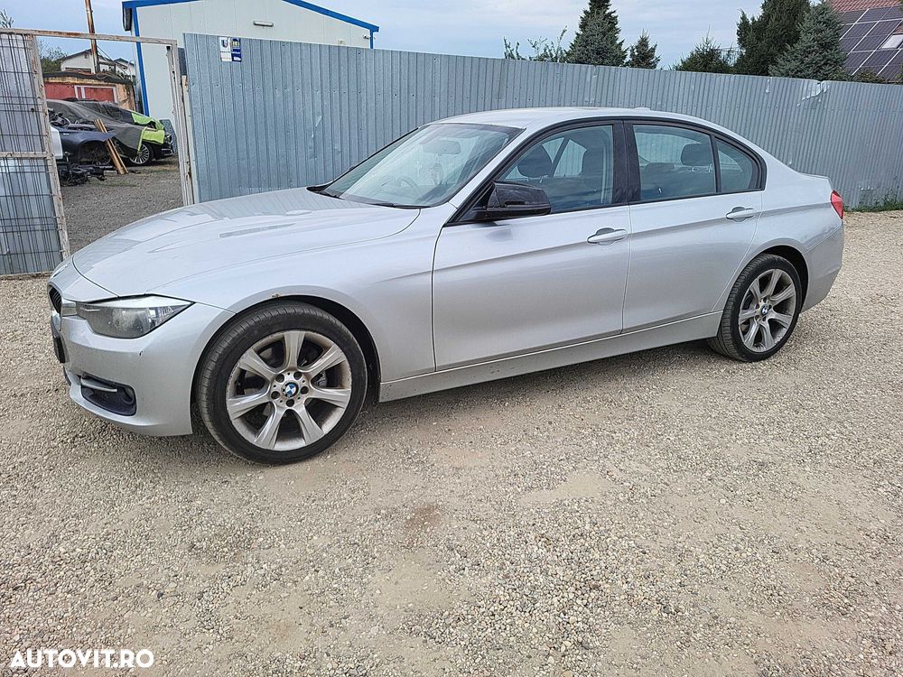 Tragar,calandru bmw f30 Piese Dezmembrez Dezmembrari BMW F30 - 3