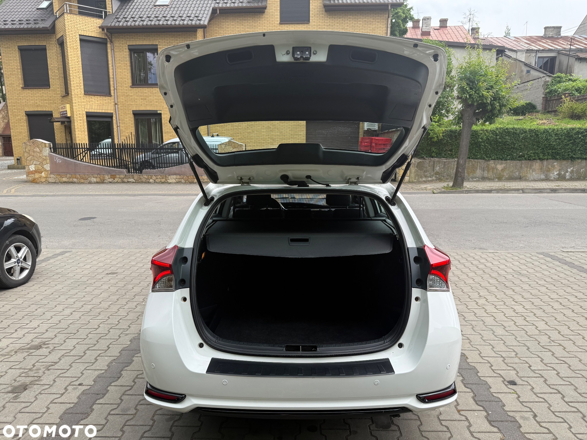 Toyota Auris 1.4 D-4D Touring Sports Edition - 17