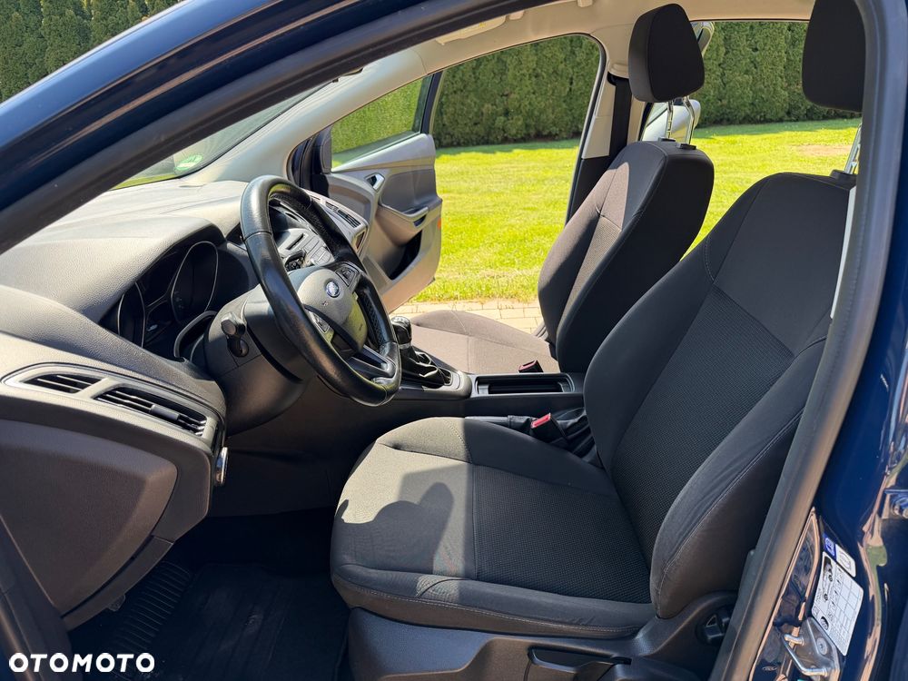Ford Focus 1.6 Ambiente Start - 36