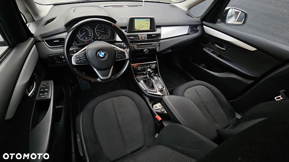 BMW Seria 2 218i Active Tourer - 9