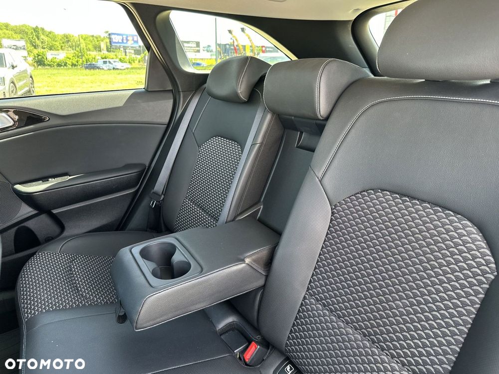 Kia Ceed - 16