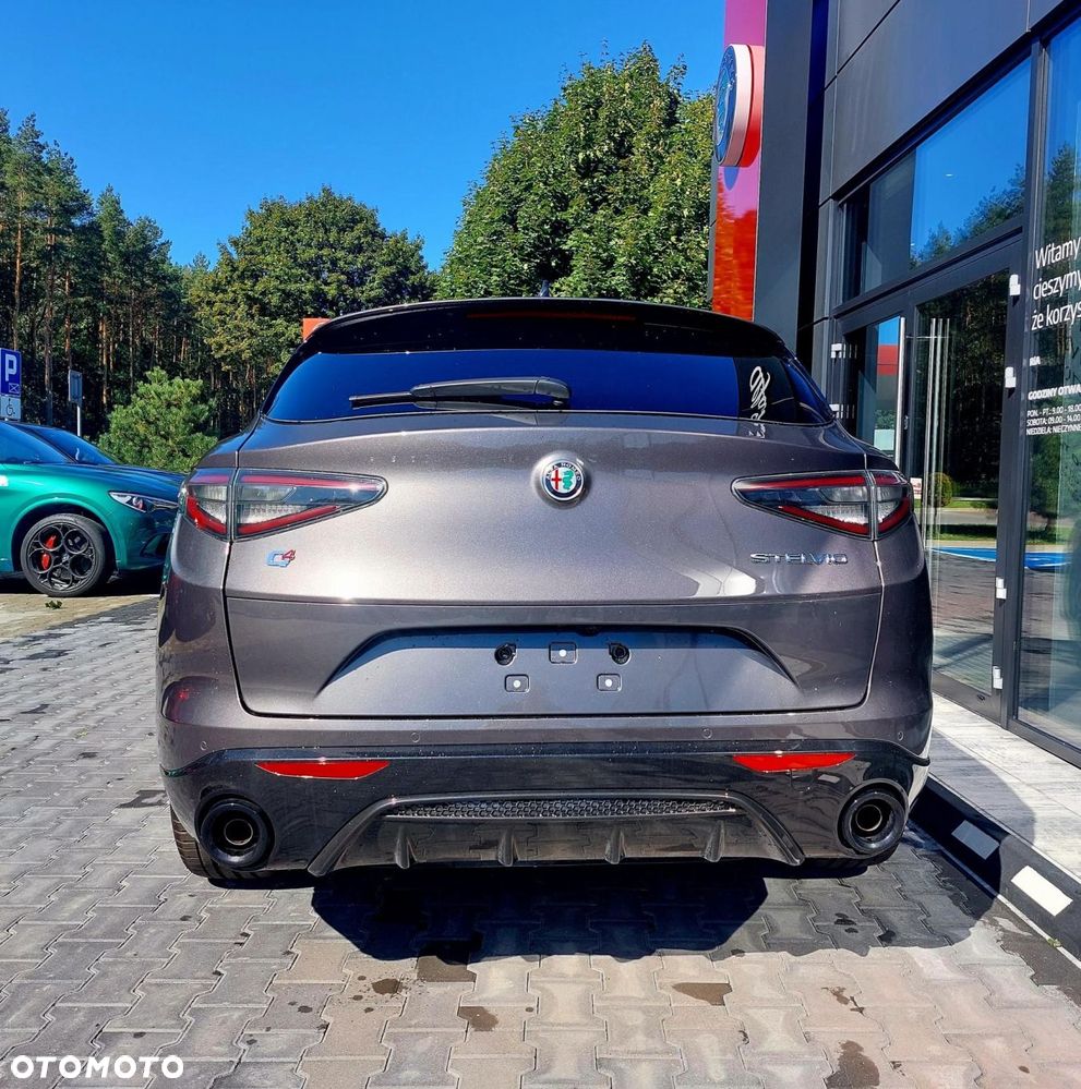Alfa Romeo Stelvio 2.0 Turbo Veloce Q4 - 4