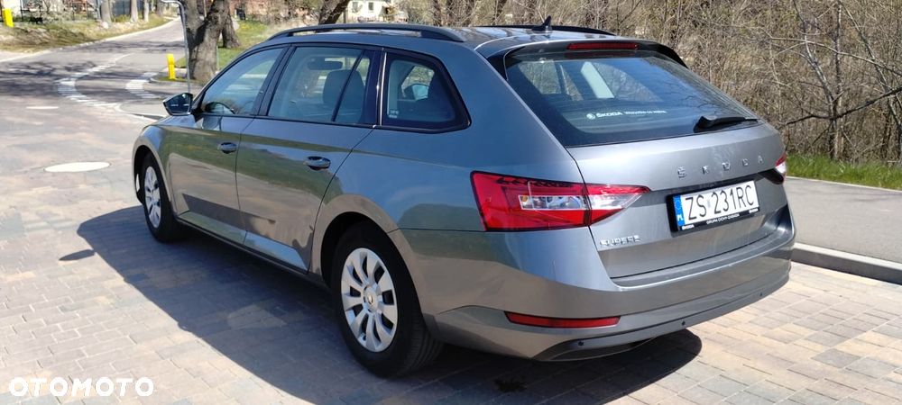 Skoda Superb 1.5 TSI Active DSG - 4
