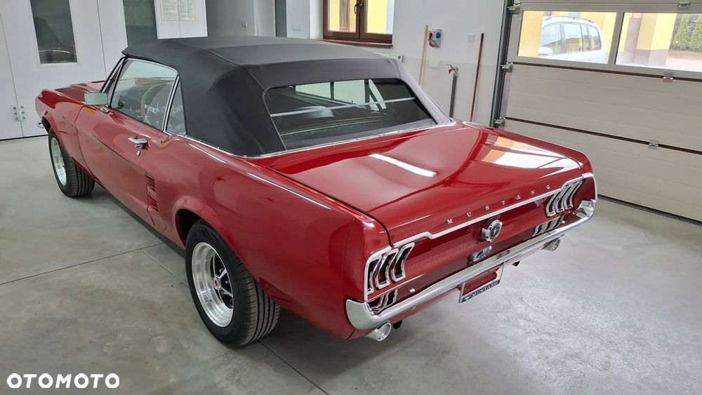 Ford Mustang - 6