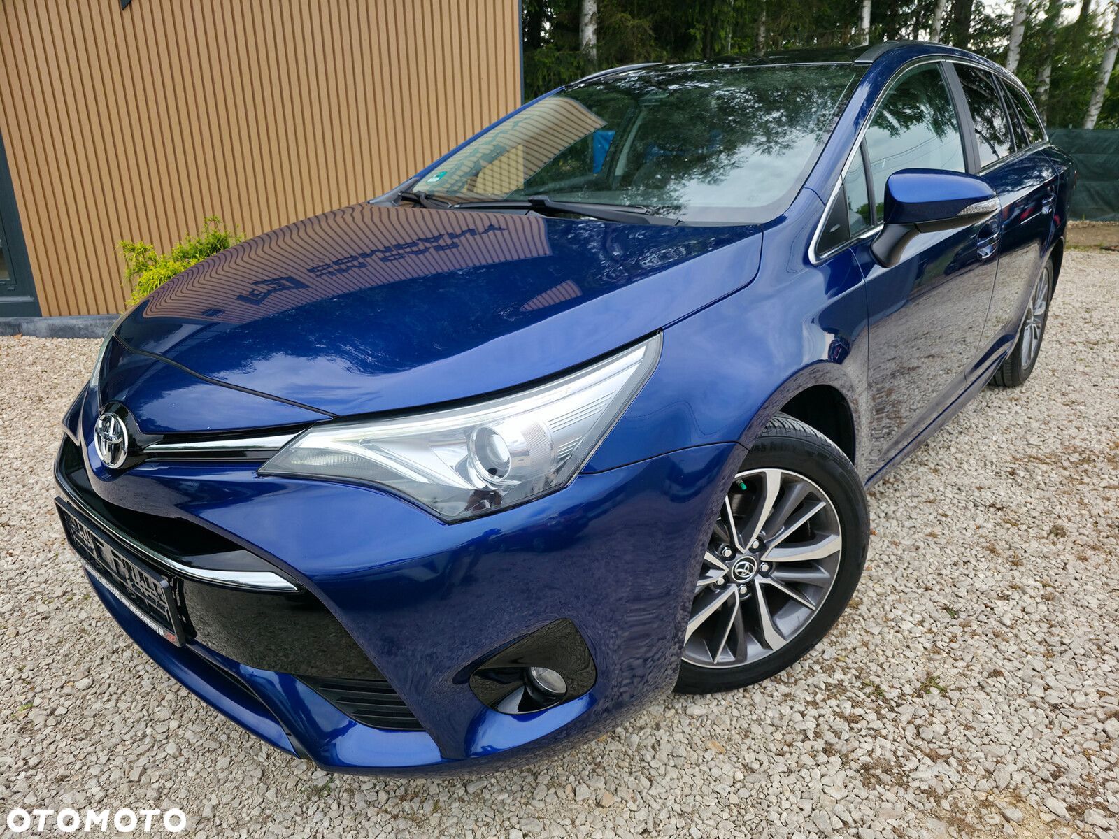 Toyota Avensis - 1