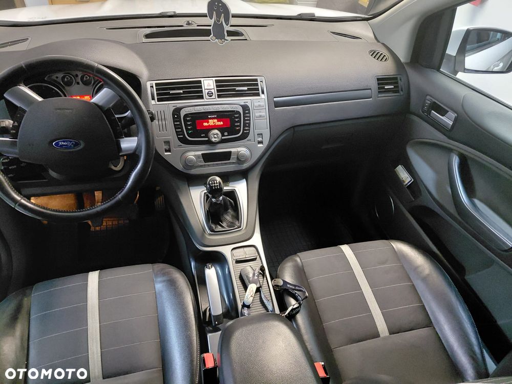 Ford Kuga 2.0 TDCi 2x4 Trend - 24