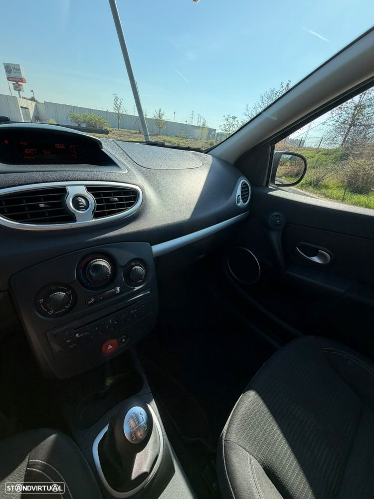 Renault Clio - 8