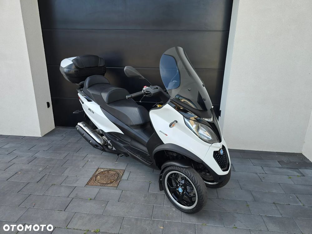 Piaggio MP-3 - 13