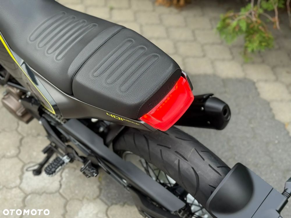 Husqvarna Svartpilen - 37