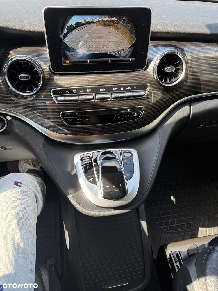 Mercedes-Benz Klasa V 300 d Extralang 9G-TRONIC - 26