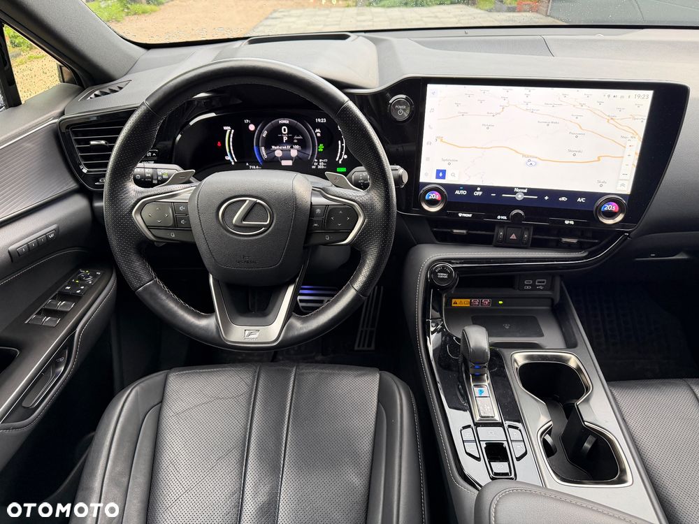 Lexus NX 450h+ F Sport AWD - 8