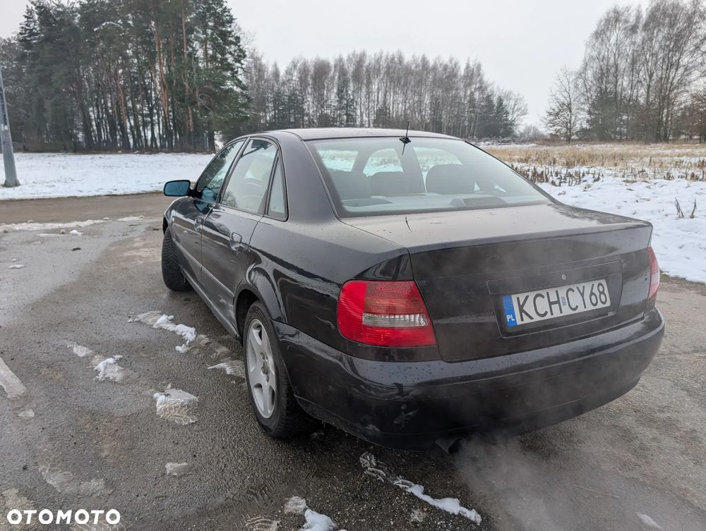 Audi A4 Limousine - 4