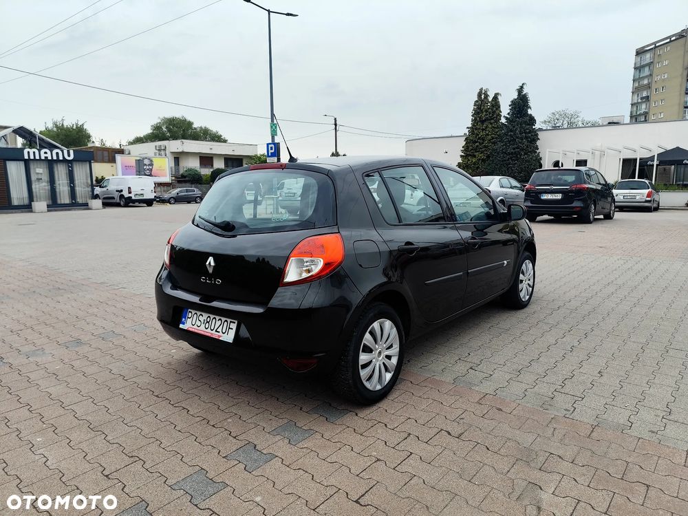 Renault Clio 1.2 16V 75 Expression - 5