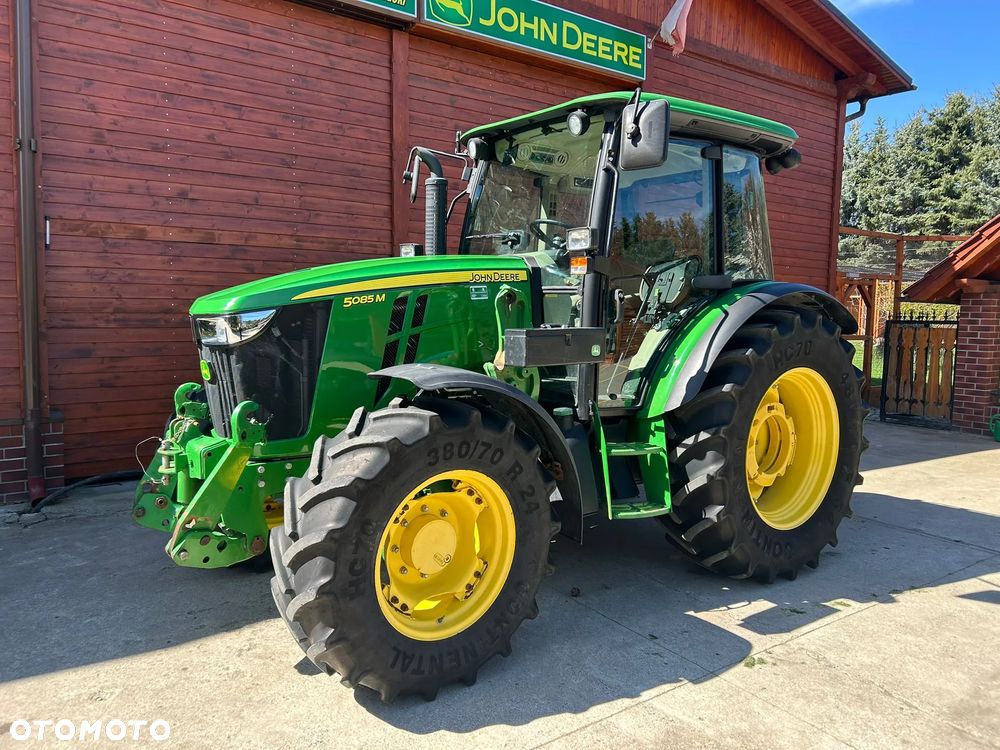 John Deere 5085M - 27