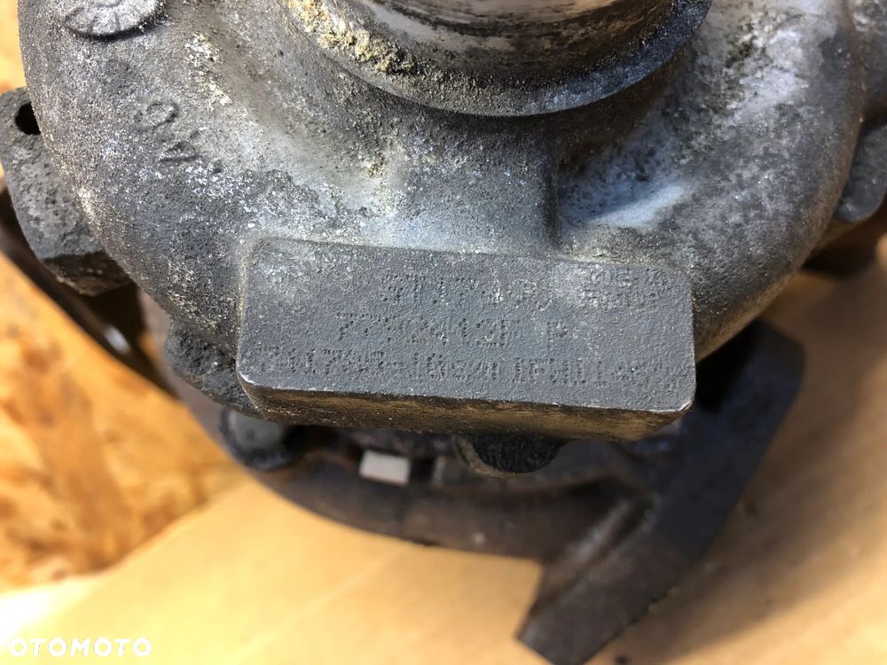 BMW E87 2.0 D TURBOSPRĘŻARKA TURBO 7792412F - 2