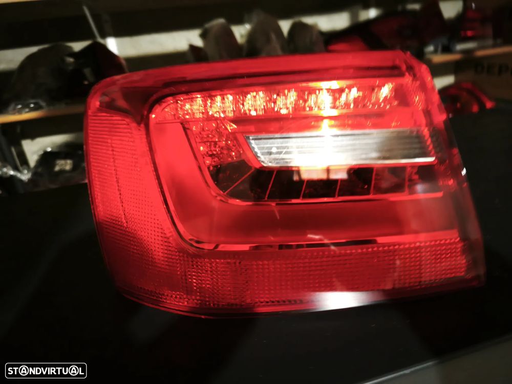 Farolim traseiro esquerdo Audi A6 C7 Avant - 4G9945095B - 2