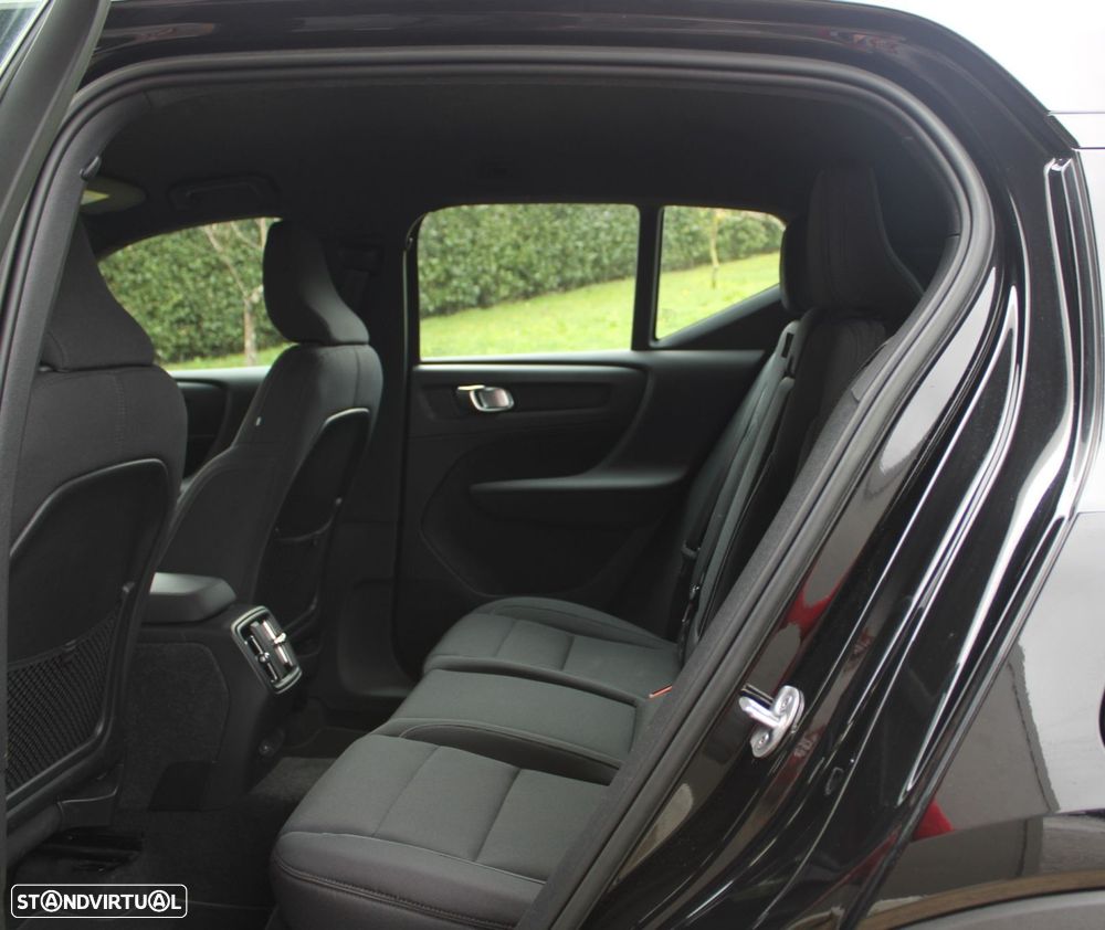 Volvo XC 40 Recharge Core - 12