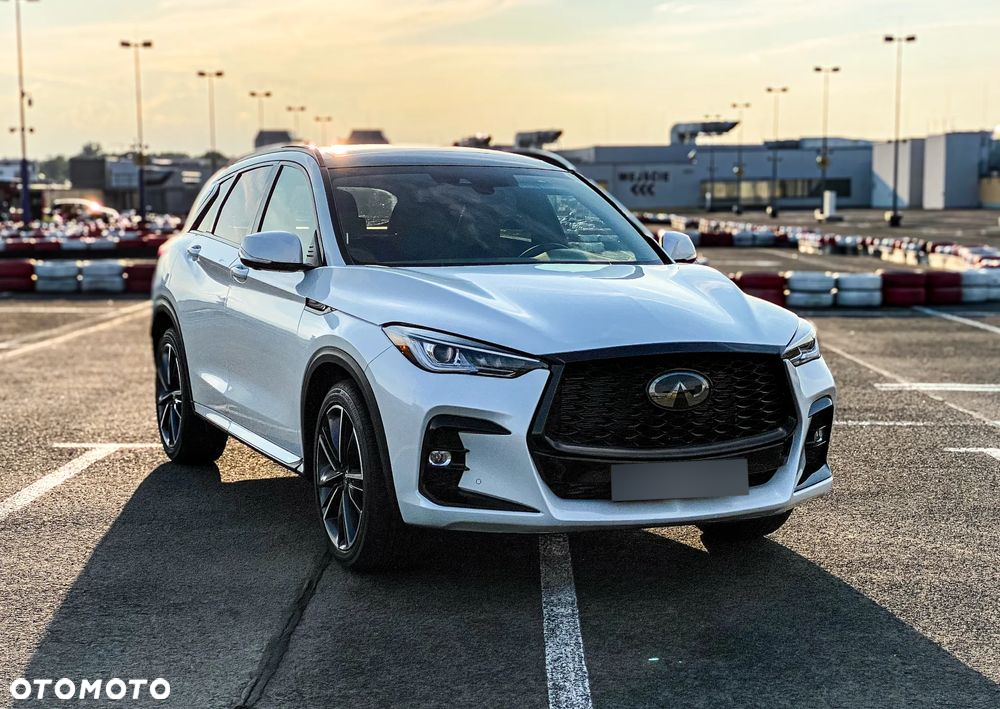 Infiniti Q50 - 2