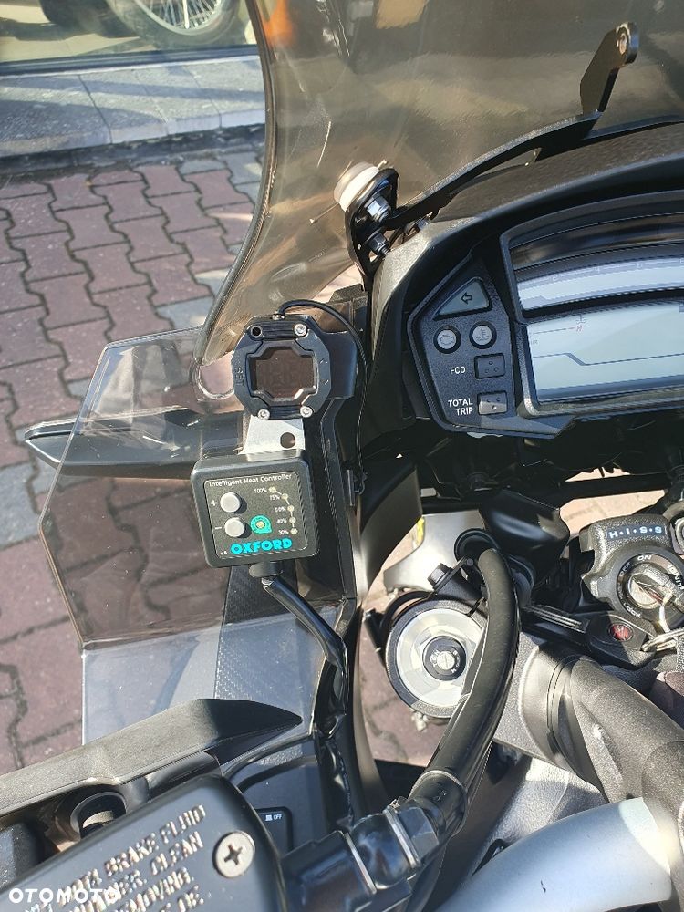Honda VFR - 13