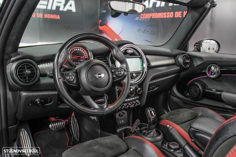 MINI Cabrio John Cooper Works Auto Desportiva - 24